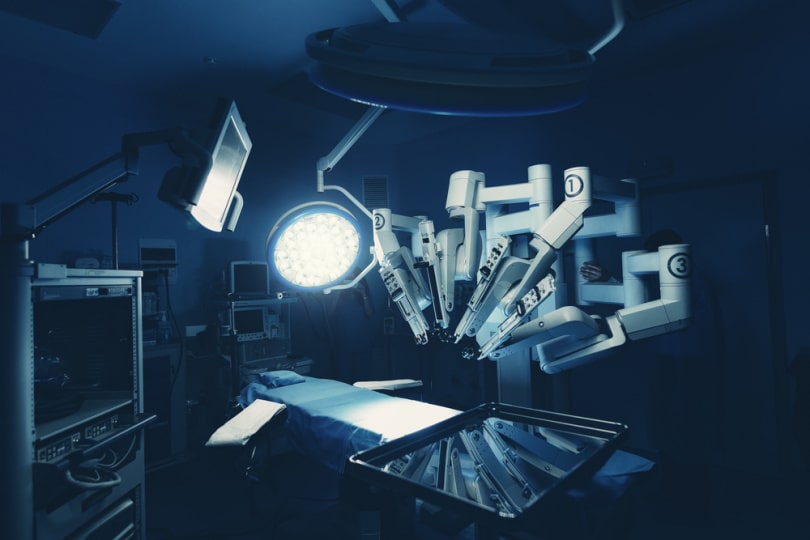 artificial-intelligence-applications-healthcare-robot-surgery-min